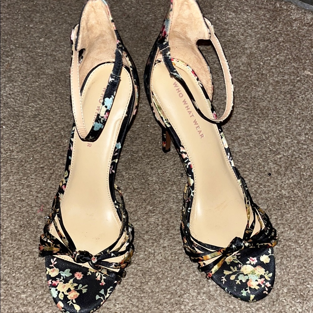 Who What Wear Black Floral Sandals